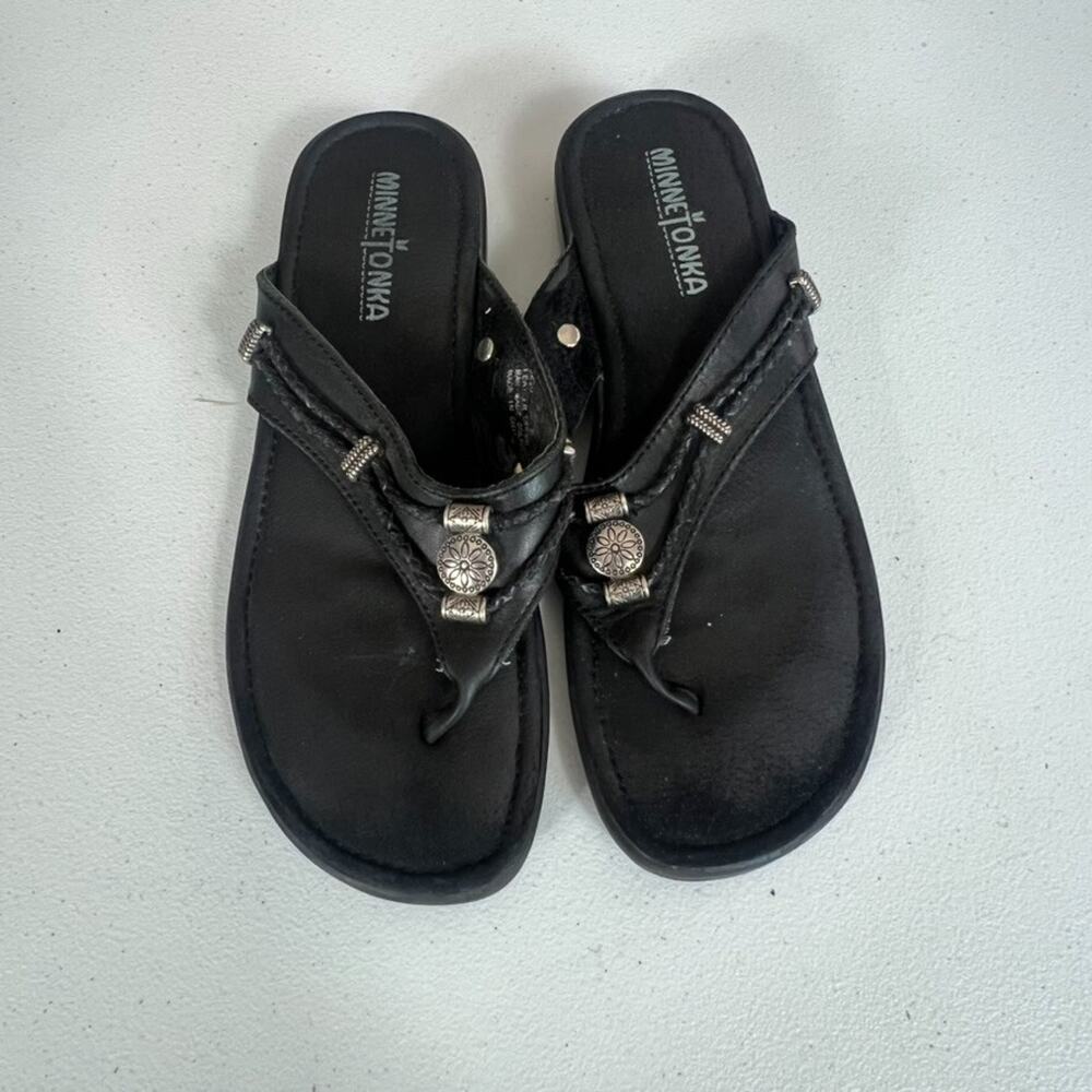 Minnetonka Sandals Women Size 8 M Leather Silverthorne Black Silver Accents